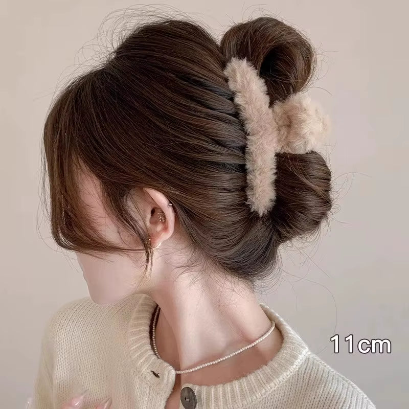 Winter Plush Hair Claw for Women Girls Sweet Hair Ornament Long Thich Hair Hairpin Headband Hair Clip Fashion Hair Accessories